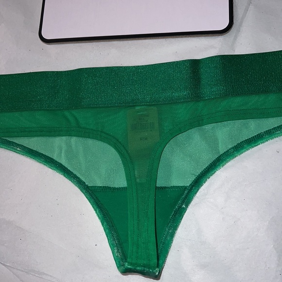 (M) UNISEX Victoria’s Secret VELVET THONG UNDERWEAR - Picture 9 of 16